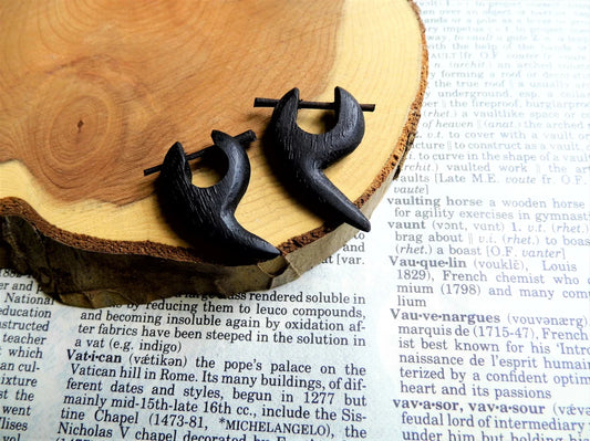 Huggie Earrings Small Black Arrowhead Unisex