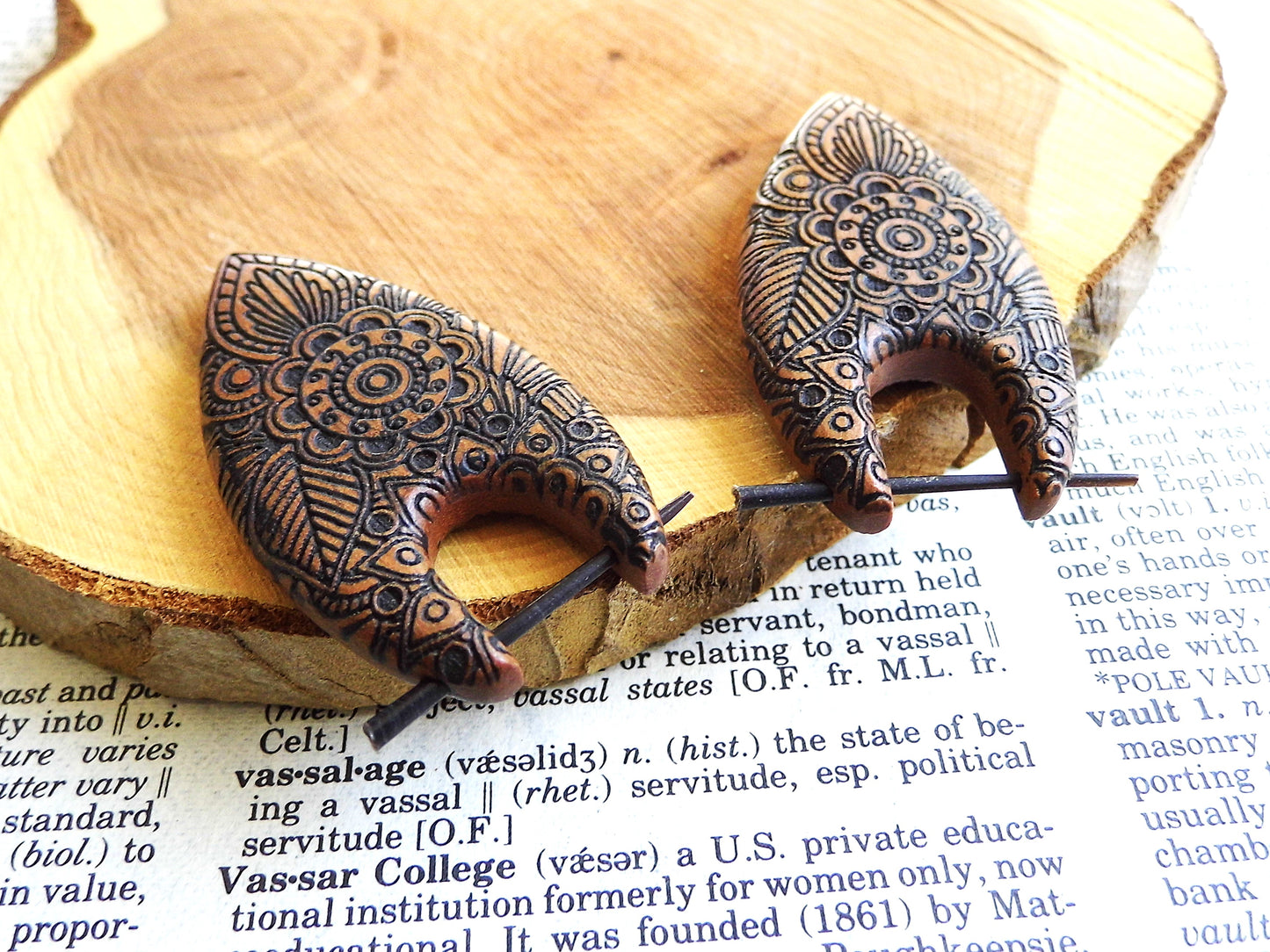 Wood Organic Earrings Unisex Engraved Arrow